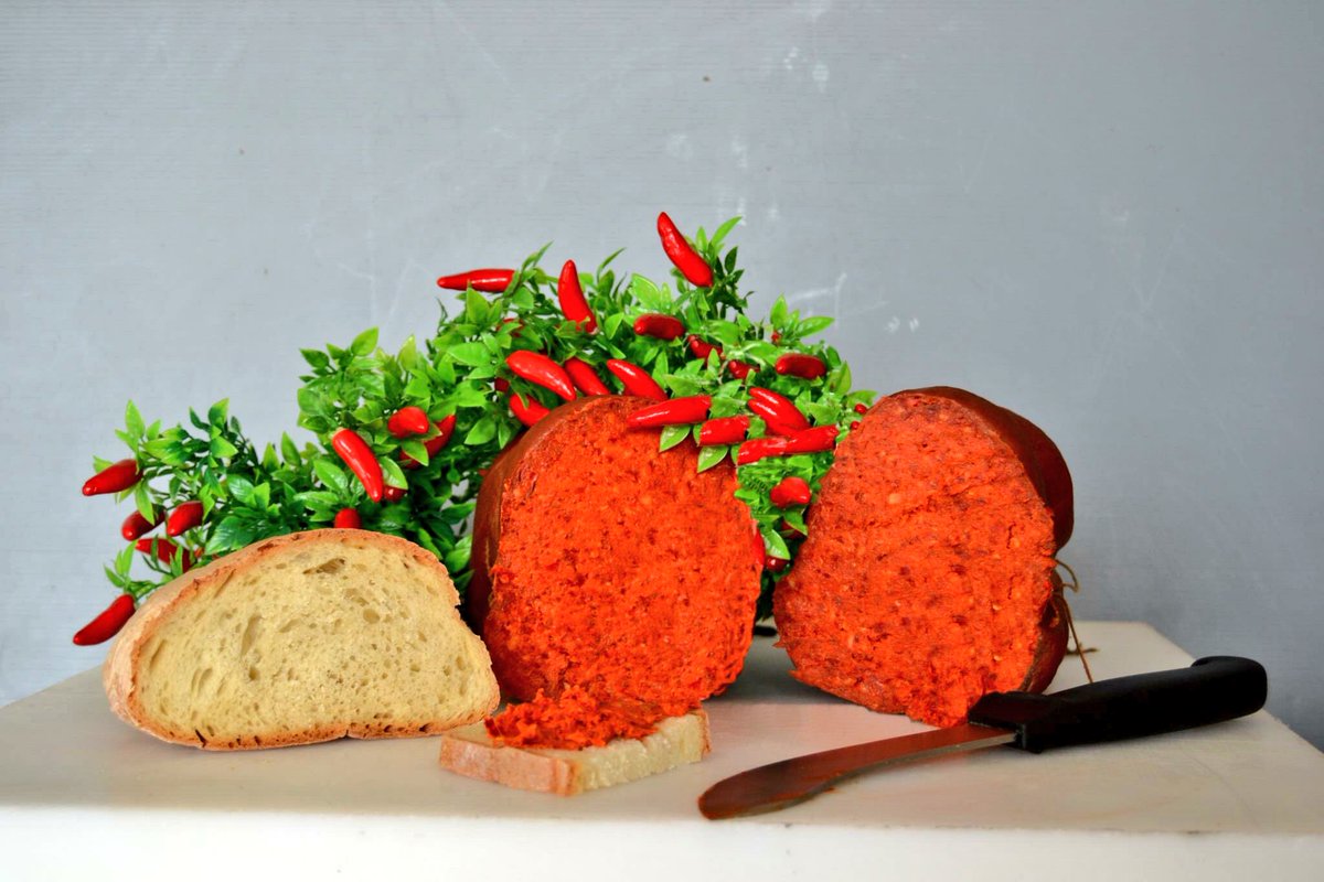 calabriaonline's tweet photo. La #Nduja è ormai considerata il simbolo della #Calabria gastronomica. Scopriamone la storia sul seguente #blog dedicato al #food: 
https://t.co/zedDQNdQMk

#Gastronomia #FoodLovers #Gusto #SudItalia #Spilinga #Gourmet #FoodBlogger #VieDelGusto https://t.co/538g7GDBYL