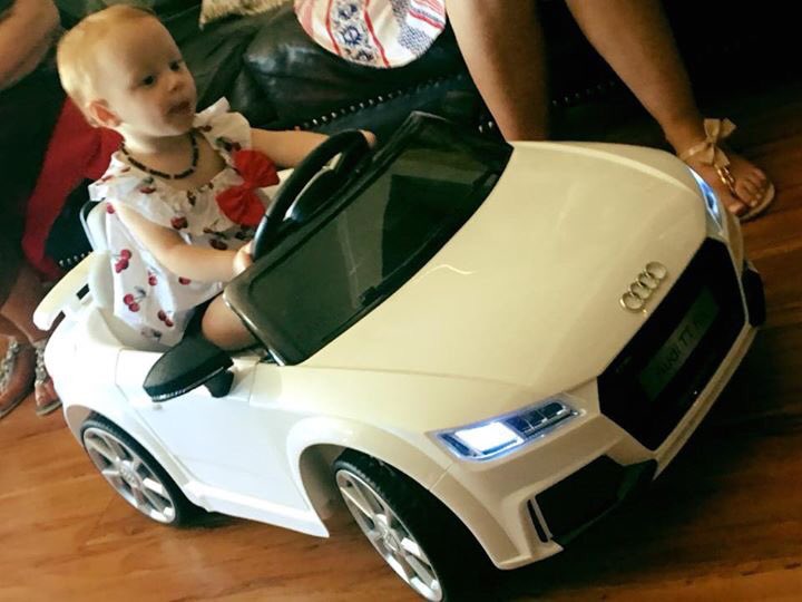 Zardi se heel eerste kar🤩 
hierdie dogtertjie is mal oor karre, Pa se kind😍