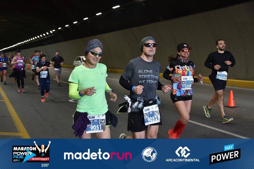 ivanrangelm's tweet photo. @_r4fun_ #MiFotoCorriendo con mi esposa @ElyR0cksU km 30 del #MPM17 https://t.co/D62lLGKnrJ