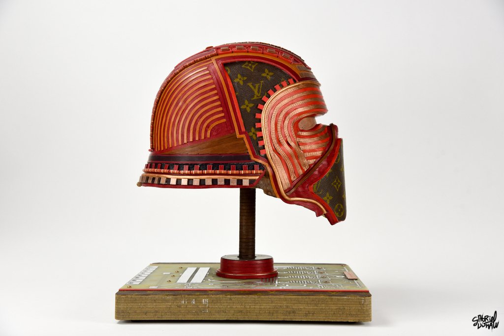 bee_huge's tweet image. Recyclage de sacs Louis Vuitton en sculptures Star Wars bit.ly/2zGjNKC #louisvuitton #starwars #gabrieldishaw #lv