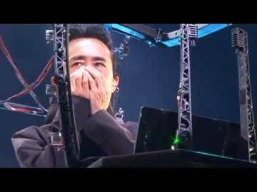 意外に素材豊富だった平沢進さん サーヴァントの画像を貼ると似た構図の平沢進の画像が送られてくる Togetter