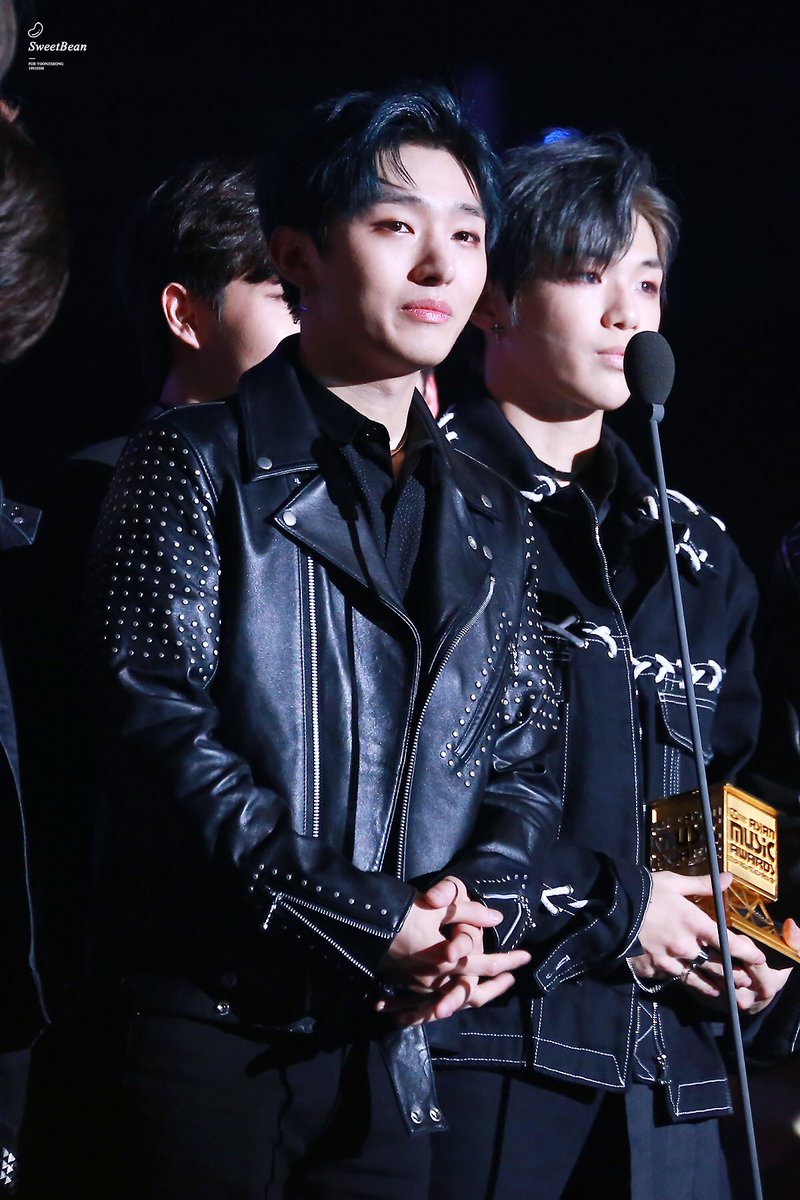 SweetBeanJS's tweet image. [HQ]171201 홍콩 마마 MAMA
#워너원 #윤지성 
자랑스럽고 
항상 사랑해요 💕