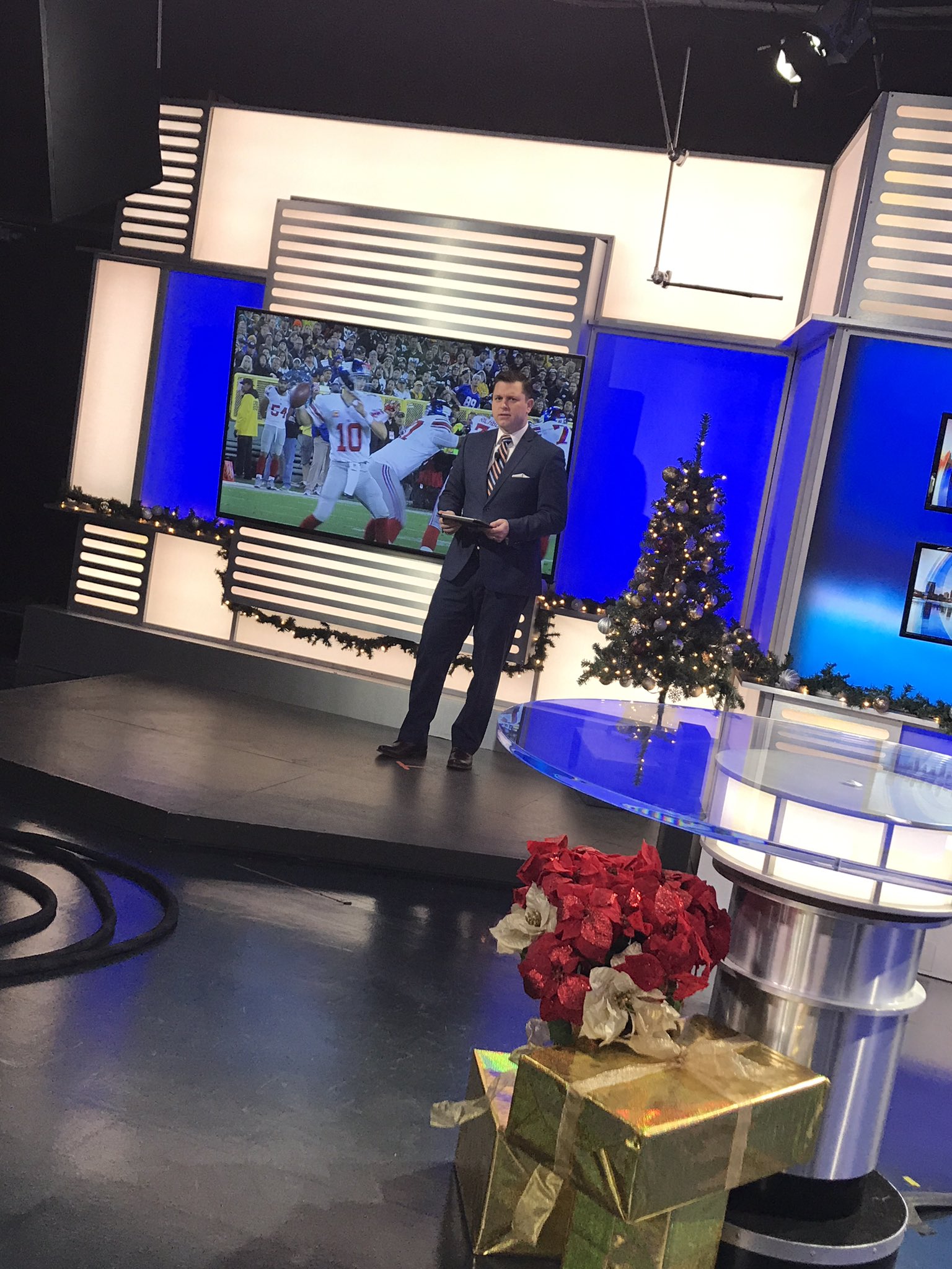 Whitney Martin on Twitter: "Ladies and gentleman-- he's back! Coming to