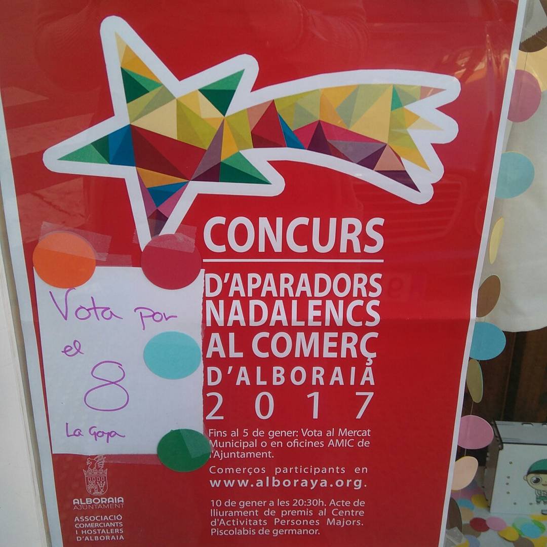 la__goya's tweet photo. 🎁Este año volvemos a participar en el concurso de escaparates de Navidad en los comercios de Alboraia. Vota por el n°8 https://t.co/BVCebBzQmj
