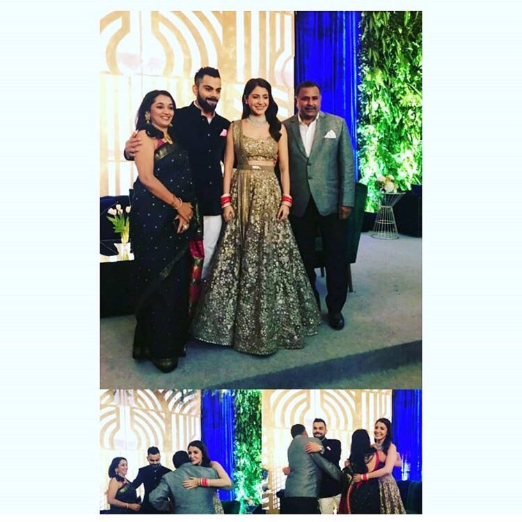  @AnushkaSharma &  @imVkohli with friends & family at their reception   #Virushka  #VirushkaReception