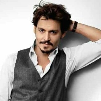 Llego varios días tarde, pero aquí estoy.
AU UNIVERSIDAD: 
Nombre: James Dean. 
Edad: 39. 
Profesión: Doctor en medicina. Su investigación se fundamenta en el estudio de lo que hay más allá de la muerte y explorar los límites.
Bastante enigmático y esquivo en lo personal.