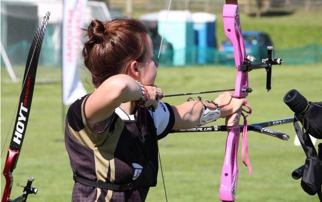 Highlights from 2017 ✨ been a tough year but an amazing one, met so many people and learned a lot, as well as going on my first international! Cannot wait for what 2018 brings! ☺️🏹 #archery