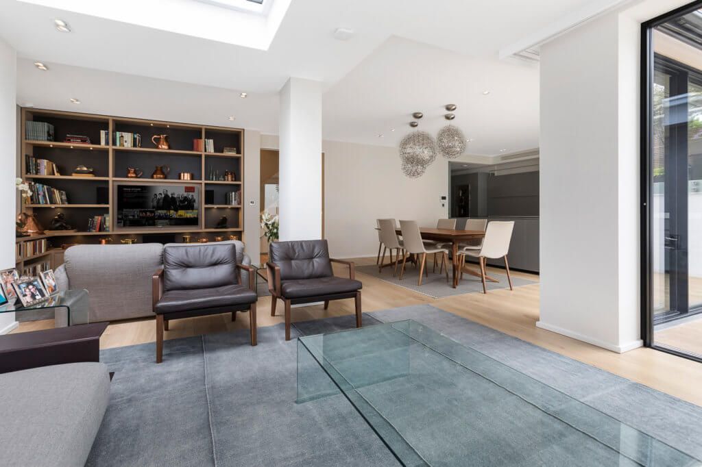 When the owners of an London Regency townhouse wanted a whole-home #renovation, they turned to Andrew Lucas to create the perfect #smarthome for them: bit.ly/2oSmHf8