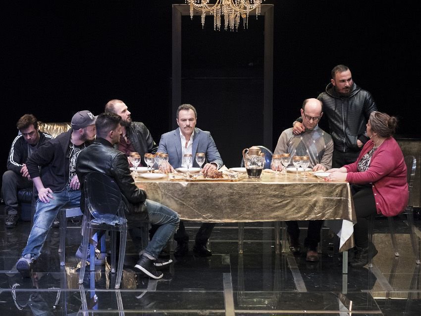 Piccolo Teatro (@piccolo_teatro) on Twitter photo #MarioMartone dirige il suo primo testo di #EduardodeFilippo con un cast che comprende anche attori di <a href="/Nest_teatro/">Nest</a>, teatro di periferia e sfide <a href="/CompagniaLDF/">CompagnLucaDeFilippo</a> <a href="/teatrostabileto/">teatrostabiletorino</a>
"Il sindaco del Rione Sanità", dal 9 al 28 gennaio, al Teatro Grassi bit.ly/Sindaco_ #MarioMartone dirige il suo primo testo di #EduardodeFilippo con un cast che comprende anche attori di <a href="/Nest_teatro/">Nest</a>, teatro di periferia e sfide <a href="/CompagniaLDF/">CompagnLucaDeFilippo</a> <a href="/teatrostabileto/">teatrostabiletorino</a>
"Il sindaco del Rione Sanità", dal 9 al 28 gennaio, al Teatro Grassi bit.ly/Sindaco_