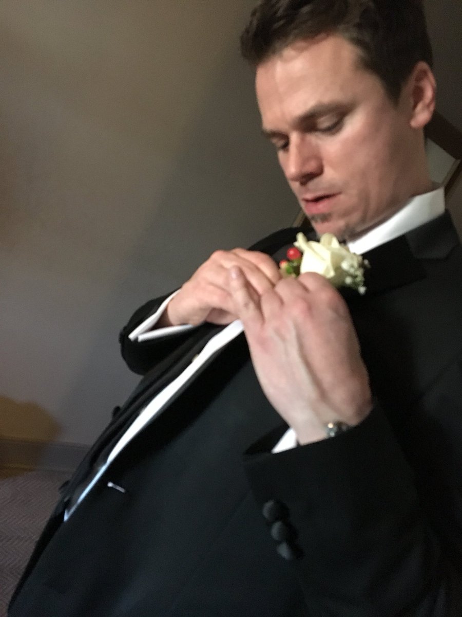 _coatsy's tweet image. #howdoesthiswork #clarkeyandloutietheknot