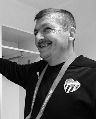 Kulübümüze önemli hizmetleri olan,şampiyon takımımızın en önemli parçalarından Şifo Mehmet lakaplı Mehmet Demir’in vefat haberini üzüntüyle öğrenmiş bulunmaktayız. Merhuma Allah’tan rahmet sevenlerine başsağlığı diliyoruz.