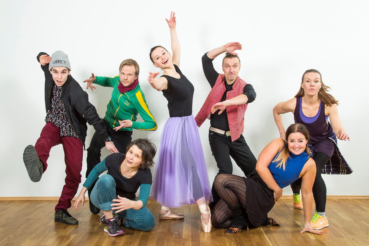 Koreografit, joita ilman ei olisi kampanjamme perustaa eli kuutta tanssia. 😀❤️ Kiitos: Akim Bakhtaoui, Panu Varstala, Pia Lindy, Marina Tirkkonen, Petri Kauppinen, Marjukka Koivuniemi ja
Ida Jousmäki. #suomi100 #tanssi