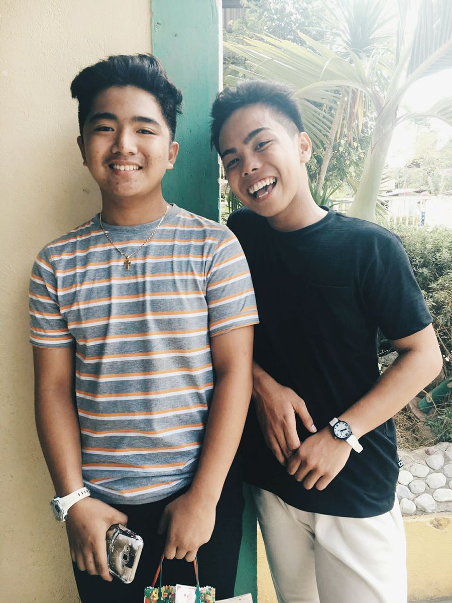 RModomo's tweet photo. “Pana-panahon ang pagkakataon. Maibabalik ba ang kahapon?.”😭 https://t.co/7RpQBfVO0N