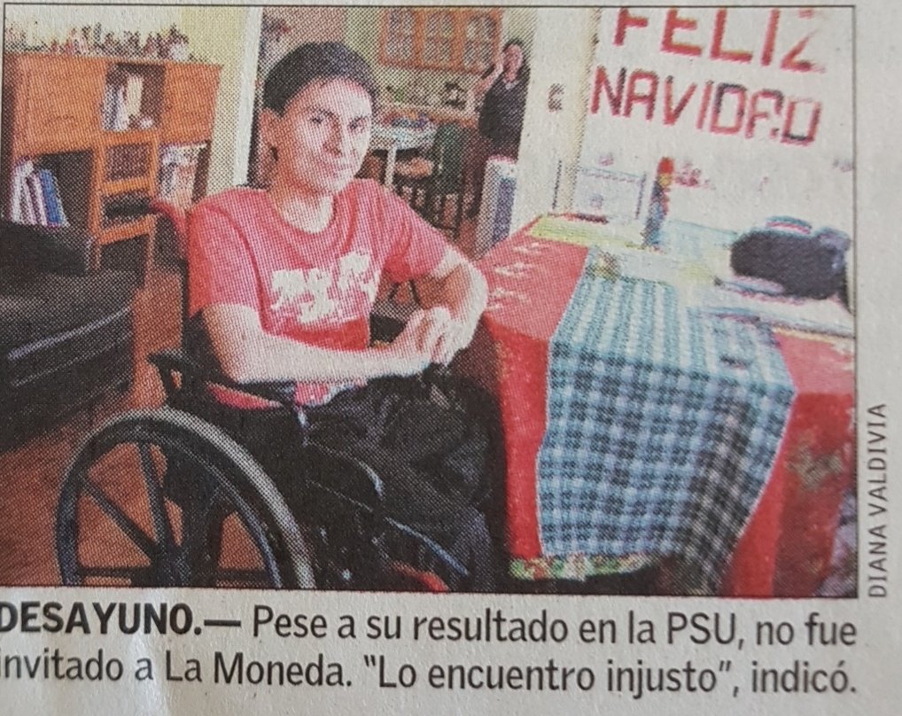 Joven en silla de ruedas de Arica q sacó 850 puntos PSU Matemáticas no fue invitado a desayuno Bachelet. (Rara su política inclusión.)
Joven recibió bala loca a los 2 años. Desde inmovil total, con empeño logró afirmar cabeza, troncos y brazos. Un ejemplo más para otros jóvenes.