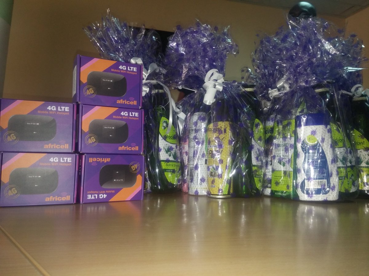 newvisionwire's tweet photo. HAPPENING NOW: @XfmUG rewards listeners courtesy of #XFmLitMas promotion. Winners will walk away with @africellUG goodies including modems and airtime ,@radiantcos hampers and a fully paid trip by @roundbob1 .The gifting started on December 11 https://t.co/BC9pDYmORG