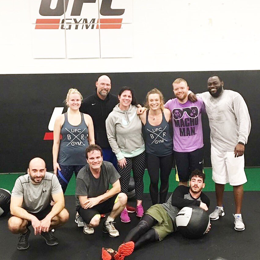 <The Inspiration Rule>
When you get motivated or inspired, do something about it within 24 hours or the odds are against your ever acting on it. 👊🔥🙌
.
.
#bethechange #getmotivated #traindifferent #ufcgymacadian #ufcgymsherwood #nobettertime #findyourflow #boxing #kickboxing