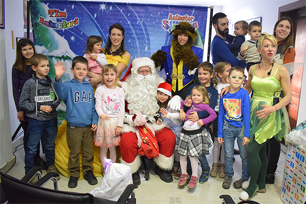 ServicePlusIT's tweet photo. Great performance, #Santa Claus, as well as with love chosen #gifts will be memorable for the arrival of the New 2018. Yesterday, Service Plus was briefly turned into a new year's #playground for the youngest. #SPWayOfLife #SPkids https://t.co/9a2uunzUGO