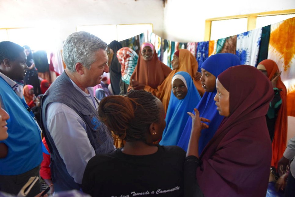 UNGeneva's tweet photo. At a time when many countries are closing their borders, Kenya is continuing to host almost half a million refugees and keep its borders open to people fleeing war https://t.co/Y9banvU1lW via @refugees https://t.co/qkx45skqiT