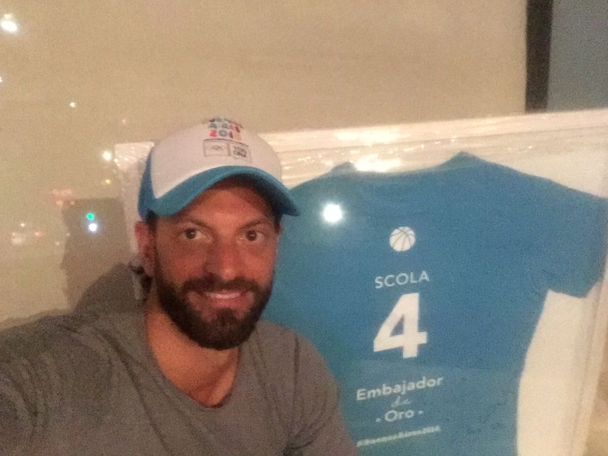 riflevarela's tweet photo. Ganate la remera firmada por @LScola4, embajador de los Juegos Olímpicos de la Juventud @BuenosAires2018 🇦🇷 que se harán en octubre del año que viene. No te lo pierdas! 😉Para participar: ✅Hacé RT ✅Seguí a @BuenosAires2018, que anunciará el ganador ✅Cierra el 11/01 https://t.co/fUofnbvKda