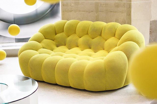 SachaLakic's tweet photo. The #BUBBLEsofa comes in a variety of bright and bubble-y colours.

#BubbleSofa designed by #SachaLakic for @RocheBobois https://t.co/pjSaG1fz0y