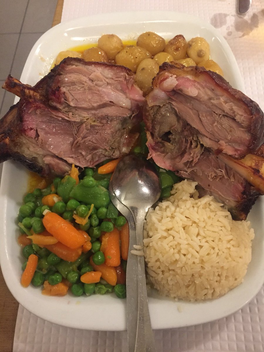 ___Jota___'s tweet photo. Santos Silva responde a Maduro: "O governo não tem o poder de sabotar pernil"
-Ó Santos Silva, não tens esse poder porque este já cá canta. Incha @govpt. #almoço
👉🏽 #MetePernilNumFilme 👉🏽 Este é o filme da minha vida. https://t.co/dcBdkRAChA