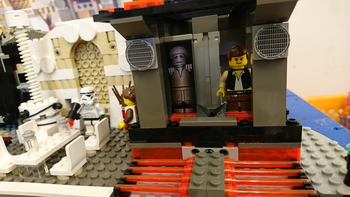 LEGO 10123 クラウドシティ 入荷しました！ 組立済みで、ボロボロです 