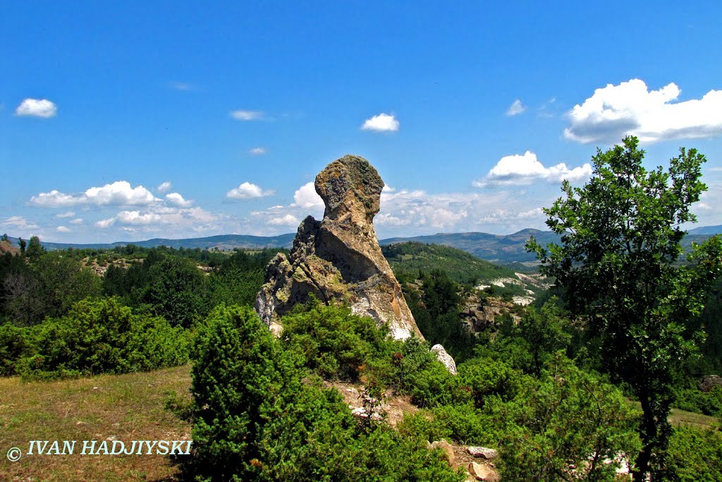 HistoriumPress's tweet photo. check our daily photos from prehistoric sanctuaries in here: https://t.co/iYyodju4yK    #megaliths #ancient #cult #places #Bulgaria https://t.co/IR2QxxoFUM