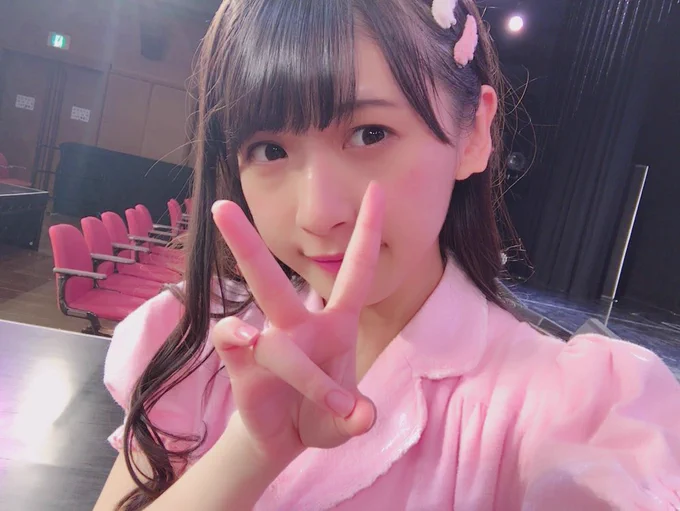 ただいま恋愛中公演終わりました(^ω^)

今年ラスト公演!!
髪は巻きおろししたよ〜(ほぼ見えない)

来年もがんばるぞい 