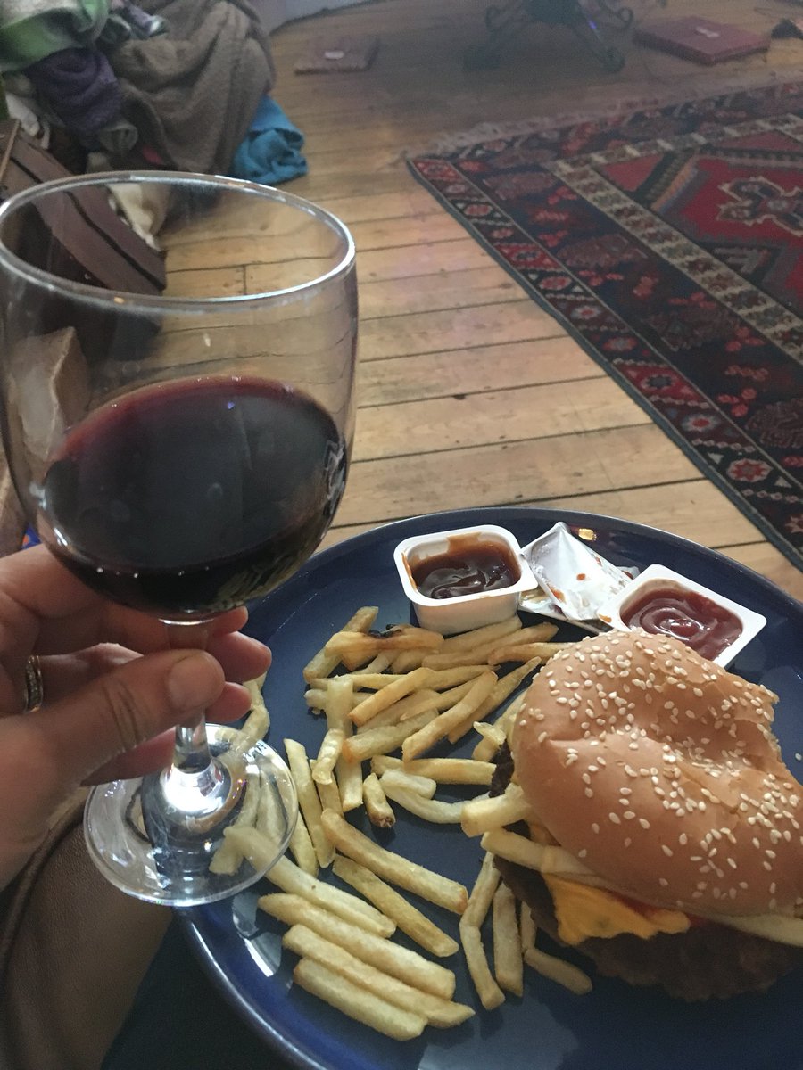 sarahjoyowen's tweet photo. How to eat McDs when you is posh, innit #quarterpounderwithcheese #winewitheverything https://t.co/swOmMkpyUG