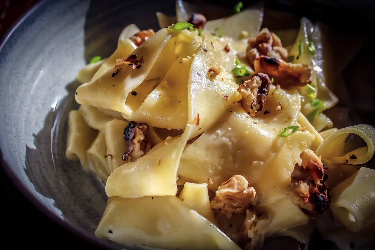 *New Recipe*
Gorgonzola Cream Sauce with Walnuts + Parpadelle 
bit.ly/2zHKnmM

An easy weeknight meal for when you're low on time and energy but need something delicious and bold
#foodtravelchat #Foodies #DrinksAndNoms #foodblogger #delicious