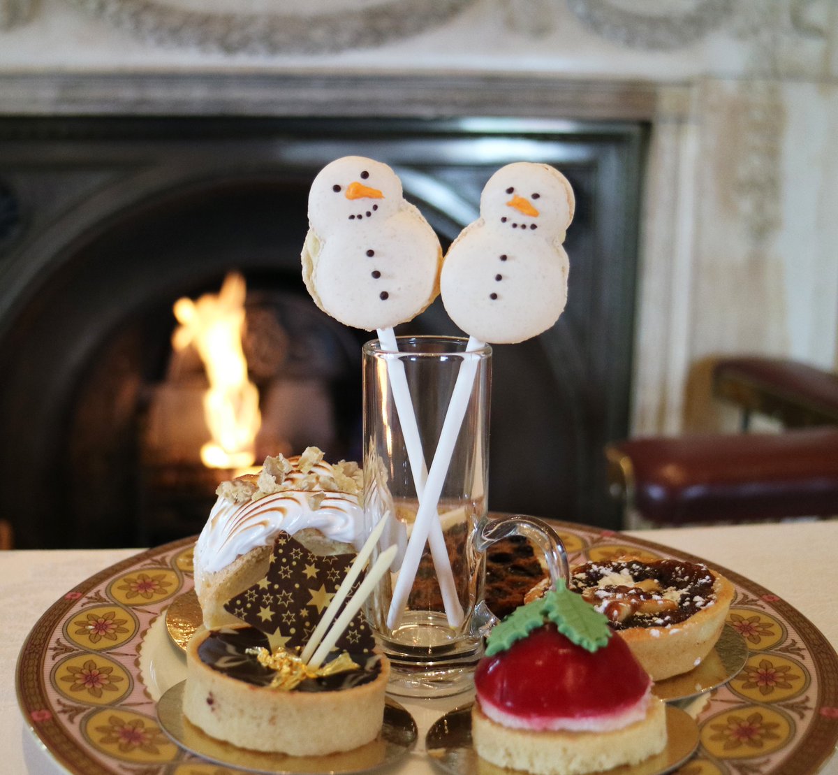 There's still time to tuck into <a href="/StokePark/">Stoke Park</a>'s mouthwatering Festive Afternoon Tea! Served until 2nd January, this is the perfect way to keep indulging! ⛄ bit.ly/2AN86Xr