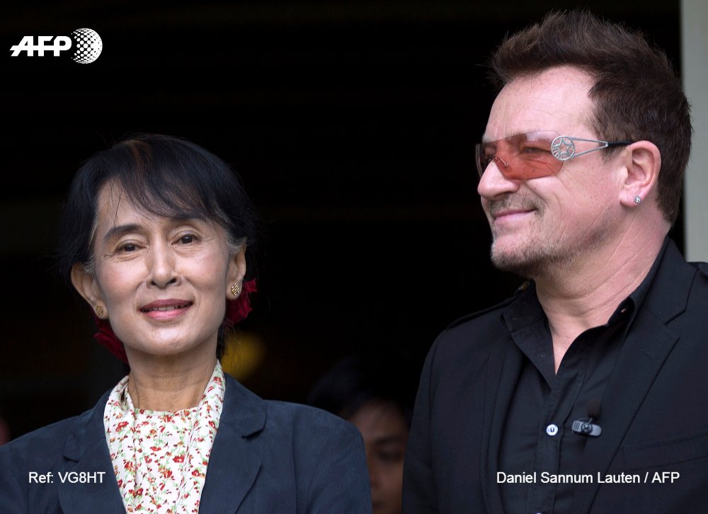 afpfr's tweet image. Bono, ancien défenseur d'Aung San Suu Kyi, appelle à sa démission en raison de la crise liée aux Rohingyas u.afp.com/4tDC #AFP