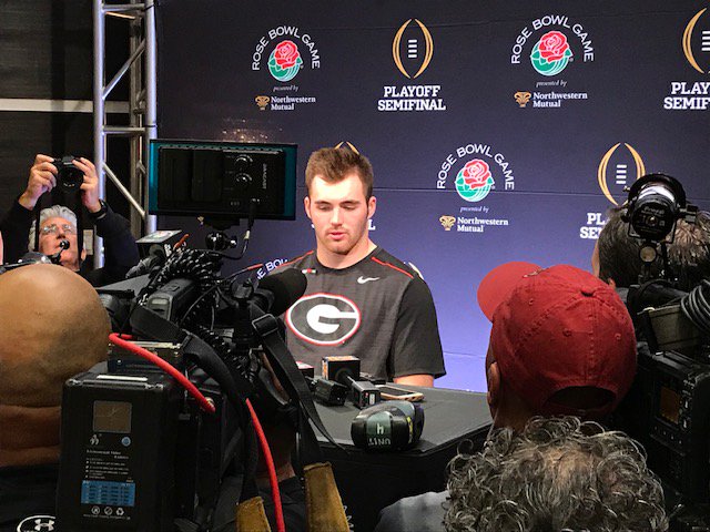 Live from L.A....Being the center of attention doesn't faze Jake Fromm uga.rivals.com/news/being-the…