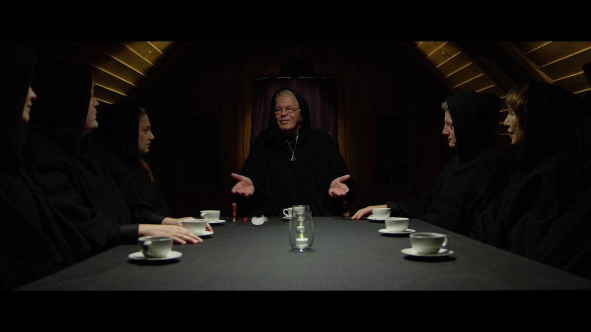 Það er orðið heitt á könnunni og kuflarnir eru klárir fyrsta fund nefndarinnar í kvöld. Þar verða settar #hversdagsreglur um mál sem þjóðin hefur deilt um í áratugi, t.d. hver eignast áfengið sem gestir koma með og verður afgangs í partýi.