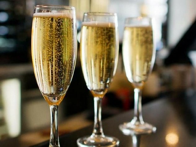 #NewYearsDay #brunch is the ticket, whether you’re recovering from a night out or eager to start your #2018 with a bang. Check out who will be open goo.gl/U5FCzK <a href="/lifetimendallas/">Dallas Native Team</a> #experiencedallas