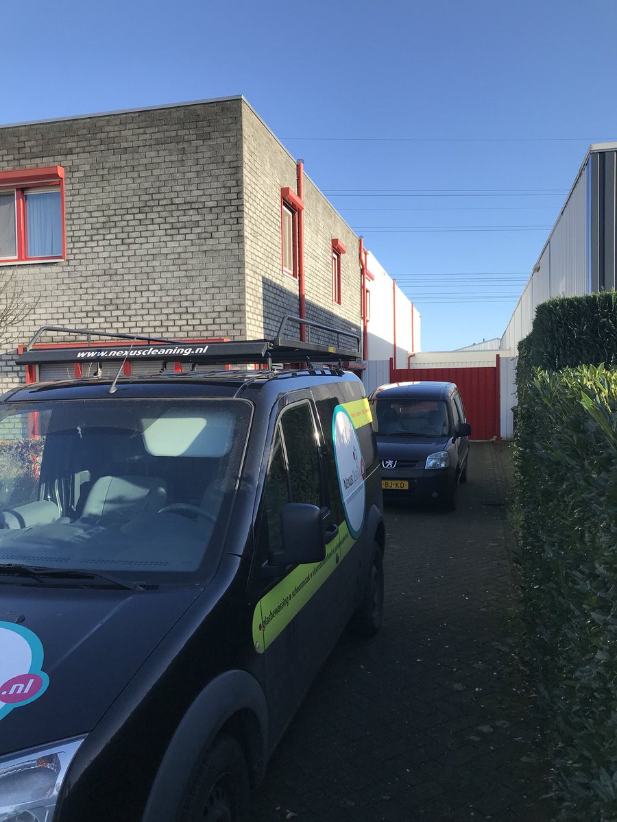NexusCleaning's tweet photo. De laatste opleveringen van dit jaar. Morgen afmaken, nog een paar vloertjes in de was zetten en een aantal vakantiewoningen schoonmaken. #schoonmaak #venray https://t.co/jca9g0KWtH