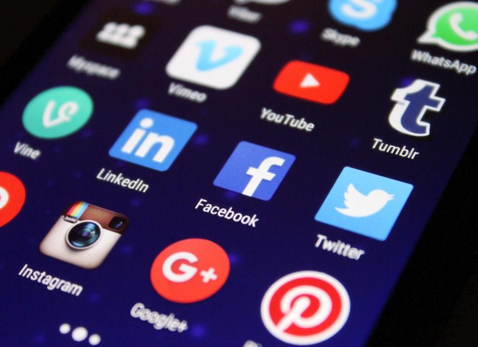 7 Social Media Trends That Will Dominate 2018 #socialmedia via <a href="/Forbes/">Forbes</a> buff.ly/2DsCHag