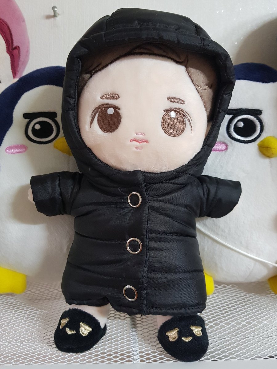 dolls_dyo's tweet photo. 과일옷장님 @fruit_wardrobe 
잘받았어용^^ 옷은 너무 이쁜데 저희집 아가들이 마미닯아 통통하니 살이올라서 패딩핏이ㅜ 목조르지 말라네요ㅠㅠ 됴램이도 아됴이도 꼬경이도 실패하여 장백장님께서 강탈해가셨습니다ㅠㅠ https://t.co/9A8dZQQVxa