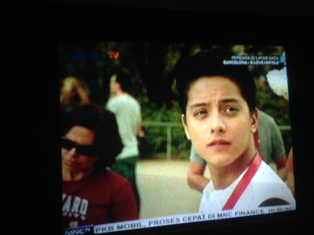 DJPIndonesiaOFC's tweet photo. Only few days since #BarcelonaALoveUntold aired in Indonesia. Dream high with you @imdanielpadilla Thank you Thank You more blessings to come #FAMASAwards2017 #65thFAMASAwards https://t.co/vIQxcXNiPB