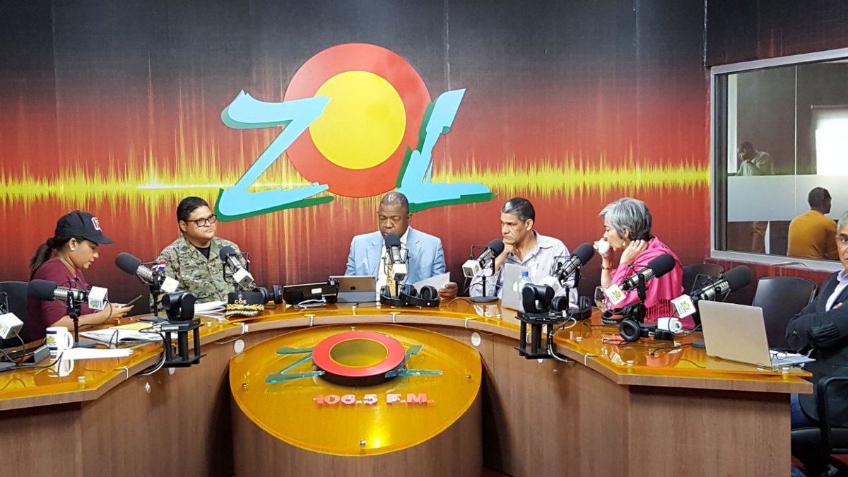 SoldelaMananaRD's tweet photo. #JoseAponte, del hospital Dario Contreras explica que cuando detectan un caso de abuso y maltrato a menores o violencia de género lo manejan con discrepción y lo reportan a la fiscalía. @ZOLFM1065 #LaMasInteractiva. https://t.co/rUtRHxAbLQ