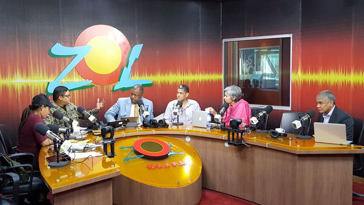 SoldelaMananaRD's tweet photo. En torno a las denuncias de violencia de género y feminicidios, el doctor #JoseAponte manifestó que "hemos hecho socialización con ese tema" y que trabajan en coordinación con el Ministerio Público. @ZOLFM1065 #LaMasInteractiva https://t.co/x4D4I9Wjbv