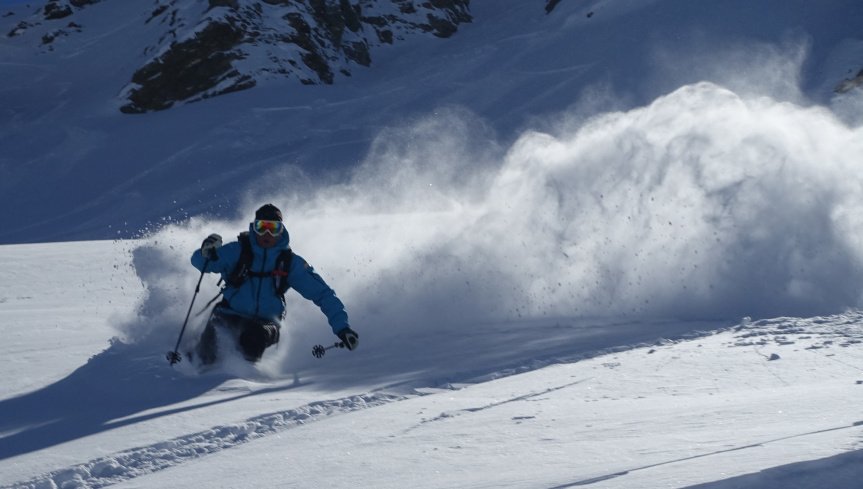 mountainspaces's tweet image. Final 2 recommendations for our Top 10 #Morzine #SkiSchools. @BILLSKImorzine and Freedom 2 Ski (pic is Director Pete in action). Read more: goo.gl/7pmLAV