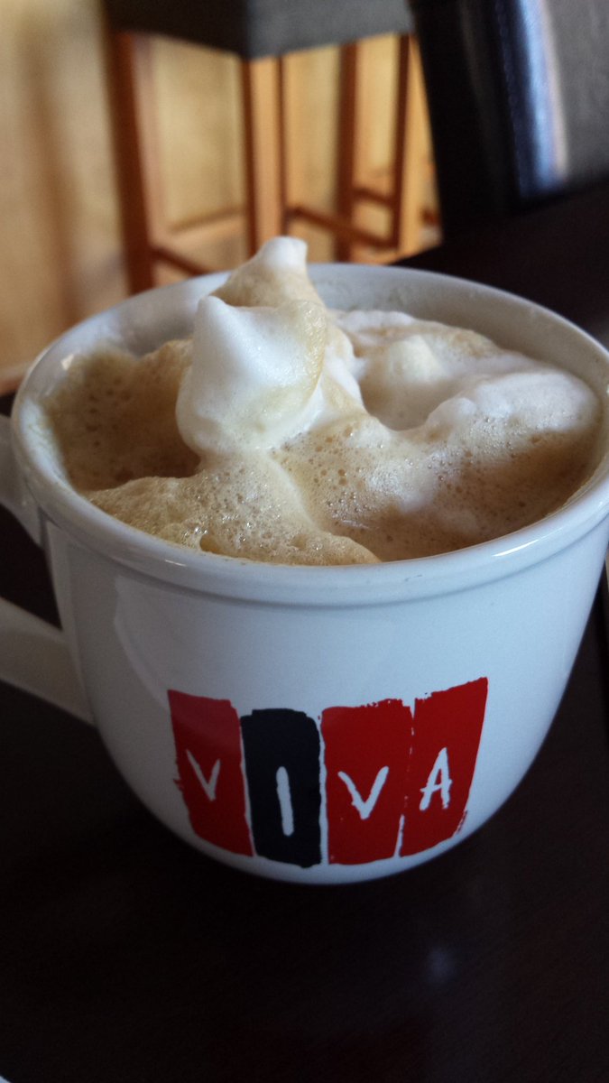Kis_Lisa's tweet photo. I have to say, @Nespresso makes the best coffee. Just look at my almond milk froth! #vertuoline #decafalmondmilklatte #ThanksALatte! ☕ https://t.co/ZedQYJNDso