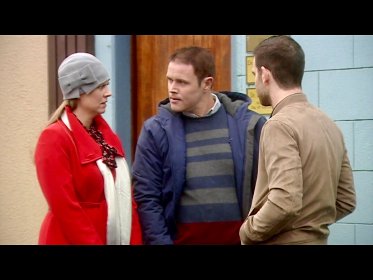 RosnaRecaps's tweet photo. Good thing David is shooting Berni that filthy look right in front of the doctor’s office because she’s going to have to go recover in the burn unit #RosNaRun #RnaR #BernUnit https://t.co/AMio9G7nPD