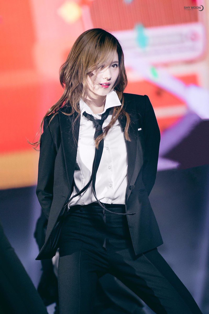 アルマジロの穴 Twice垢 En Twitter サナ誕生日おめでとう Twiceメンバーで最もサナのことが好きです 常に可愛くて ときにクールなサナは大好きです 世界でも美しさを認められるなんて流石だと思います これからもめっちゃ応援します 頑張って