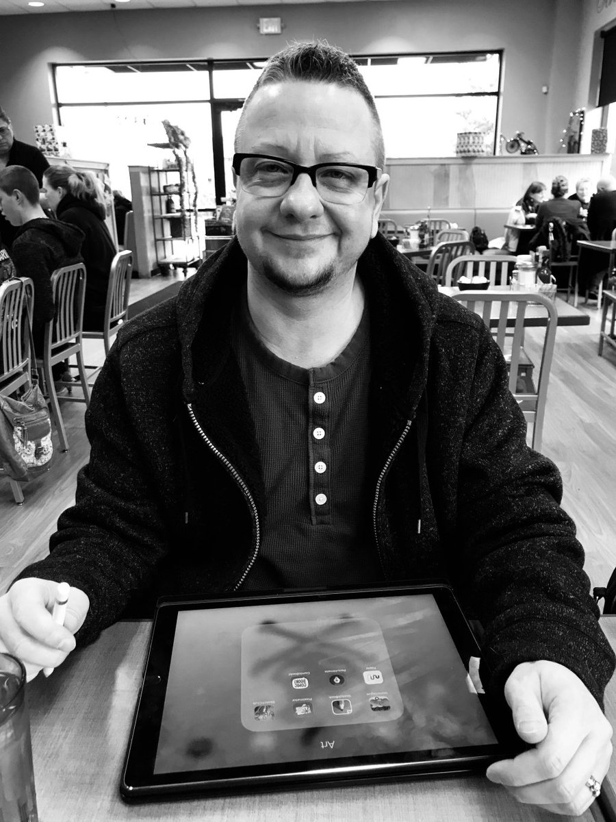 AccidentallyGay's tweet photo. Healing is going well https://t.co/MqDtTdRflE https://t.co/LS9ukRoYQC