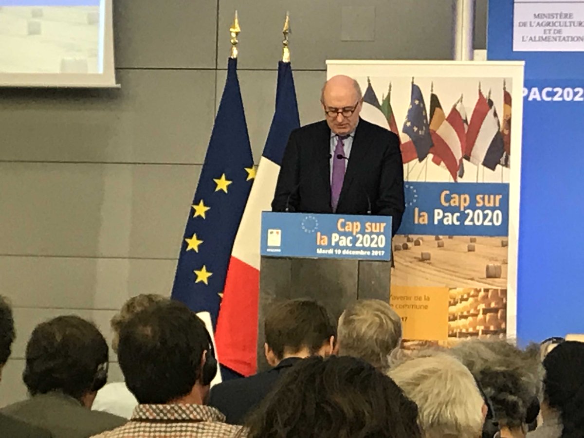 oallain2017's tweet photo. Le mardi 19 décembre avait lieu un colloque organisé par le ministère agri en présence de Phil Hogan, commissaire européen à l’agriculture. Nous avons porté les positions bretonnes sur la PAC, une région qui a procédé à une large consultation sur cette question https://t.co/R7Tzd2KsM1