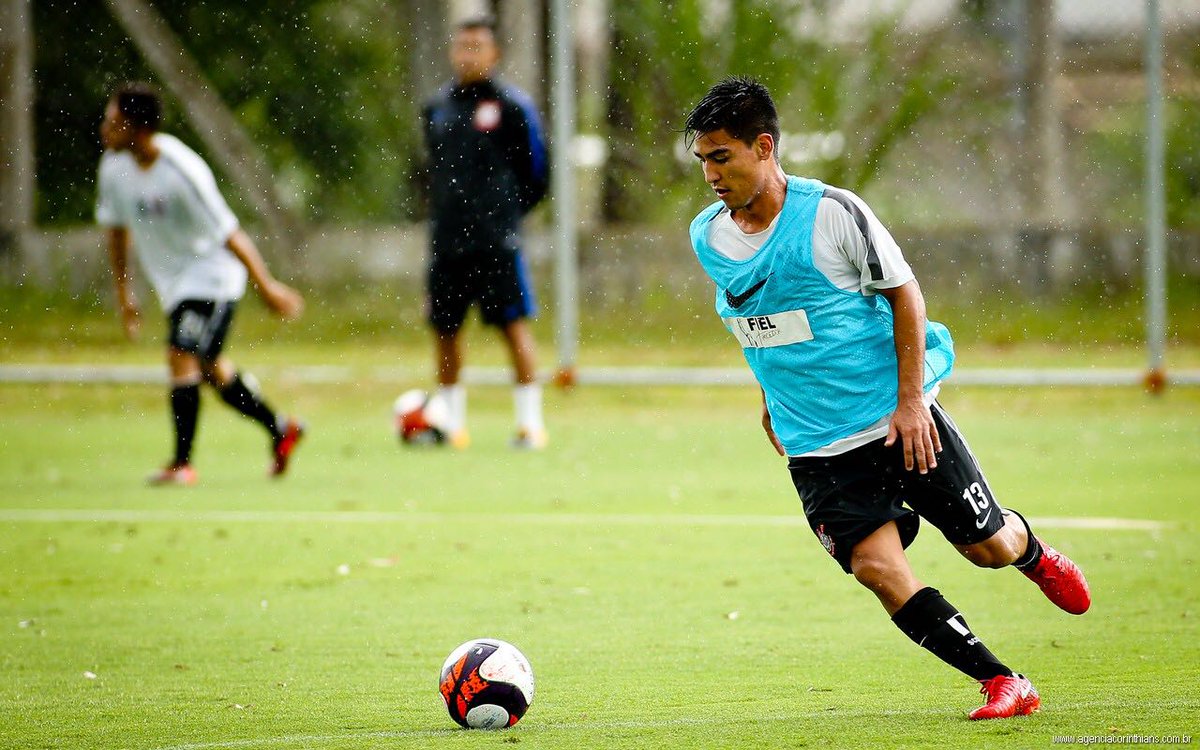E se aproxima mais uma Copinha! 🏆️⚽️
A minha terceira! 😁😬
#CopaSP2018 #VaiCorinthians #Timãozinho