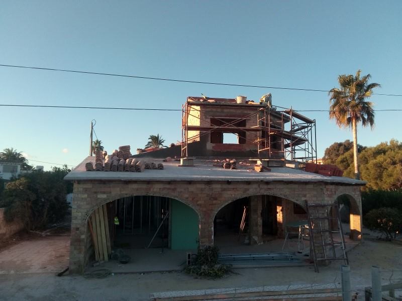 vivespons's tweet photo. Reforma de vivienda en primera línea de mar, en la playa de #LasMarinas de #Denia. Seguimos haciendo realidad y construyendo vuestros sueños en la #CostaBlanca @vivespons #Homes @PonsVives https://t.co/0XYDsAPST2