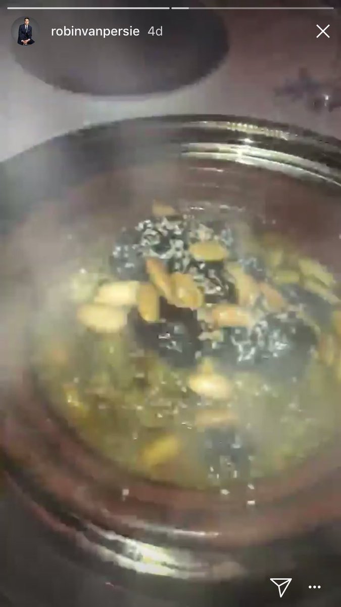 RvP yine bir yerlerde kulübe fatura kestiriyor. Yiyen Hollandalı.